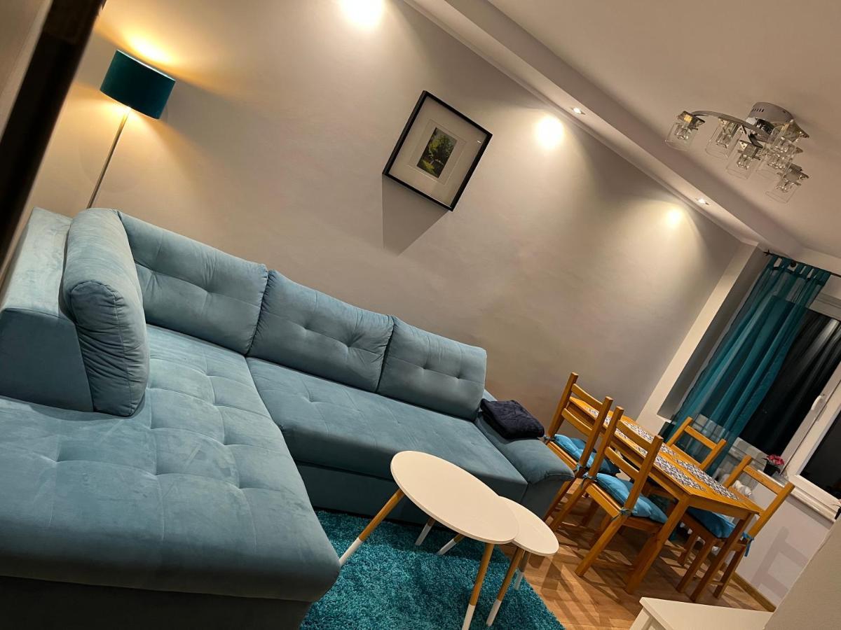 KaliszkiApartament Turkusowyアパートメント エクステリア 写真